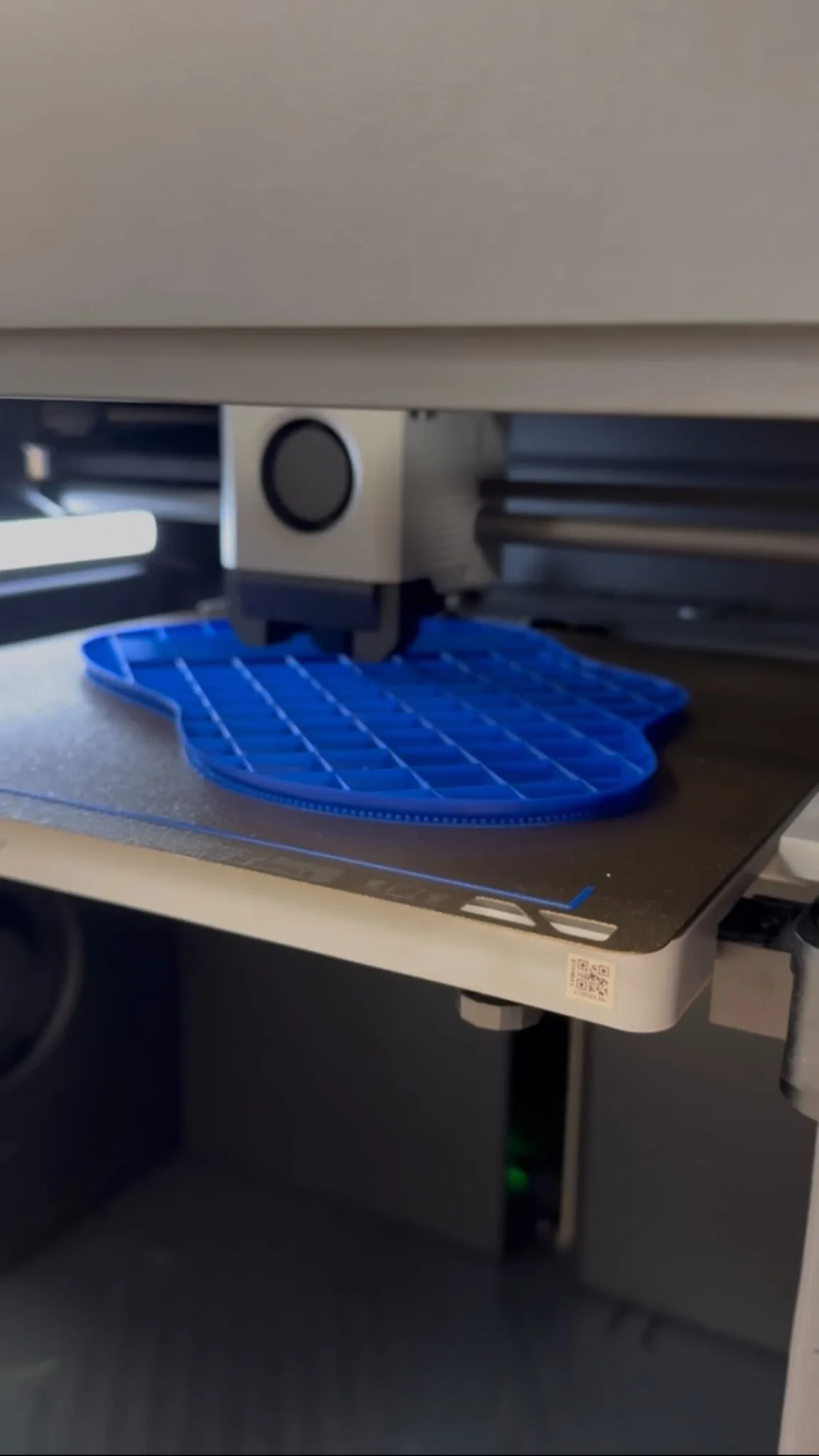 Pezzo stampato sul piatto di una stampante Bambu Lab